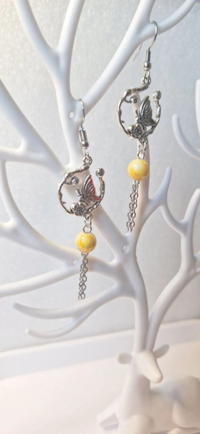 Boucles d’oreilles papillon perle jaune – Fait main - photo numéro 3