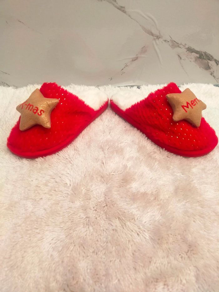 Jolie pantoufles rouge de Noël confortable et chaude taille 38/39 - photo numéro 3