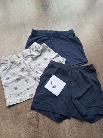 Lot shorts 4 ans