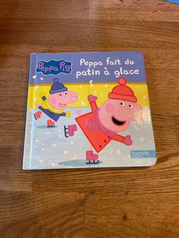 Livre cartonné Peppa Pig Peppa fait du patin à glace