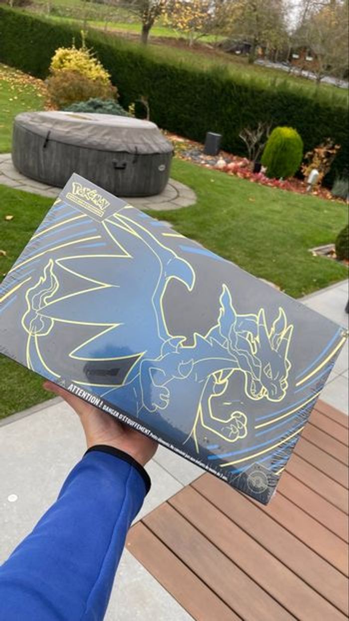 4 upc mega dracaufeu