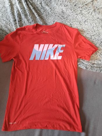 Tee-shirt  nike taille s