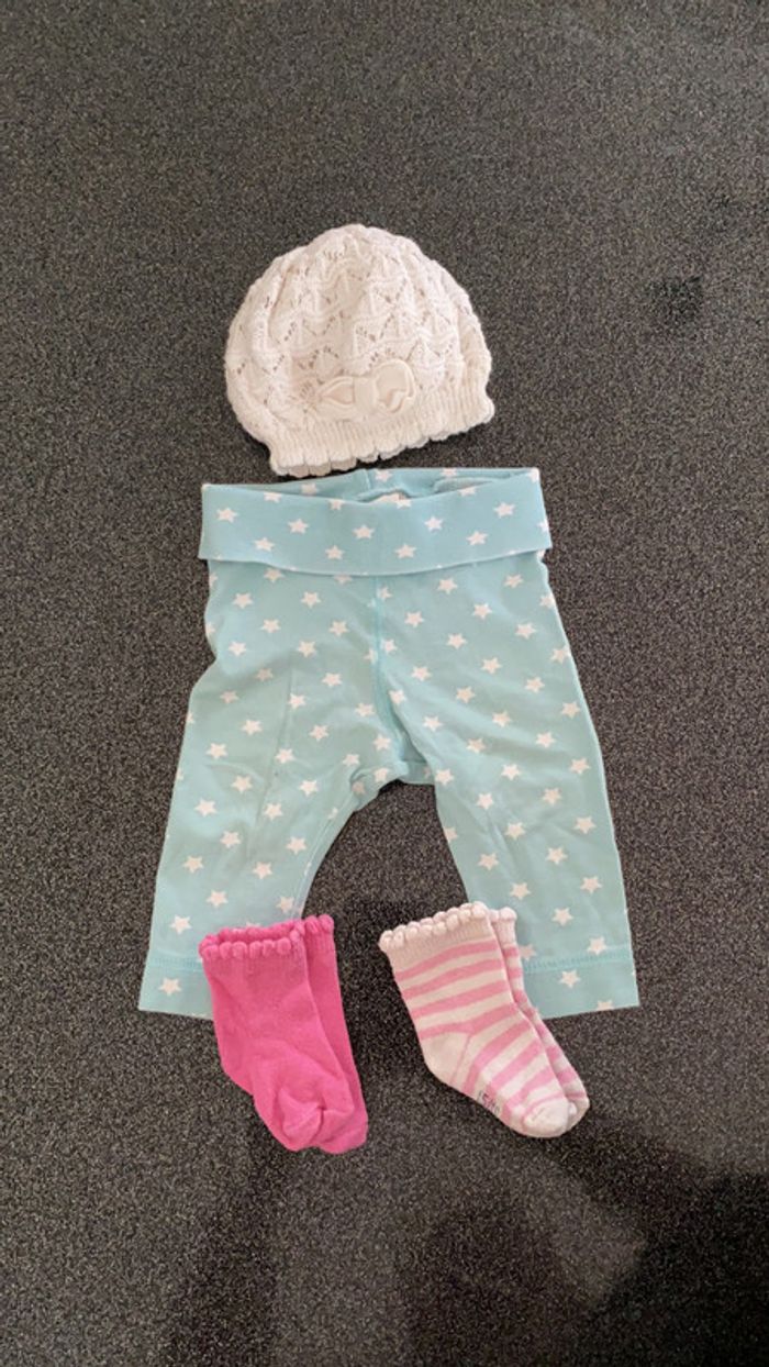 Lot ensemble Bonnet+leggins+2 paires chaussettes 3 mois