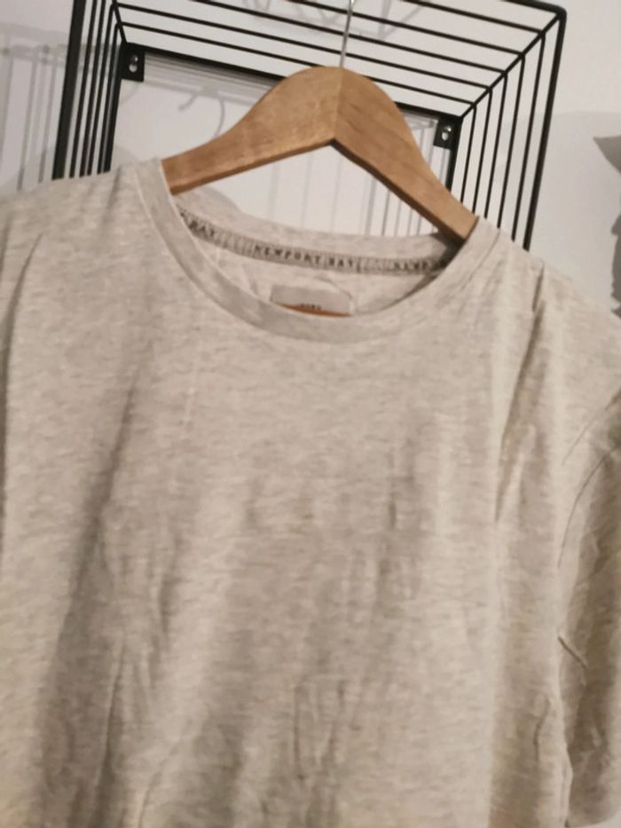 Tee-shirt taille XL - photo numéro 2