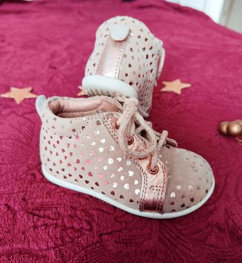 Bottines à pois dorés en cuir taille 21