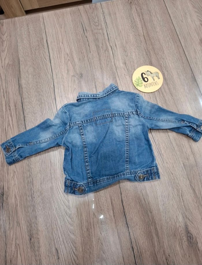 Veste en jean taille 6 mois - photo numéro 2