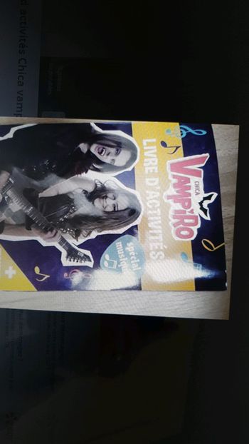 Livre d activités Chica vampiro musique CHICA