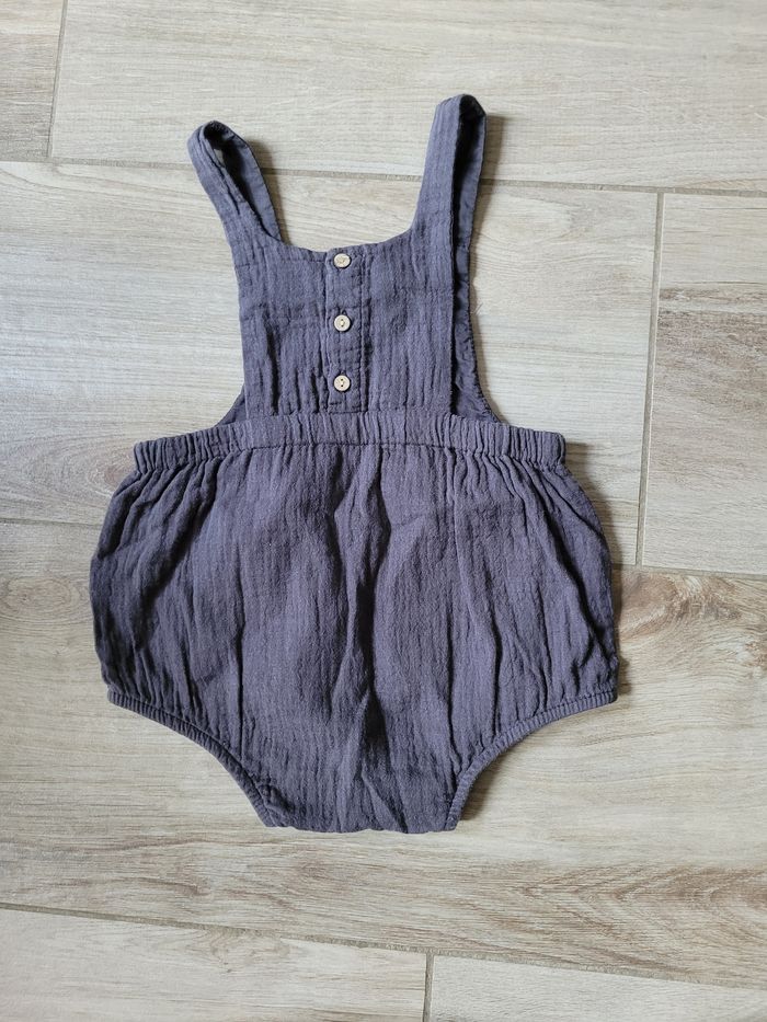 Ensemble combinaison courte et t-shirt manches longues  taille 18 mois - photo numéro 4