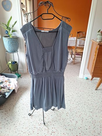 Robe sans manches Mango taille M 👻