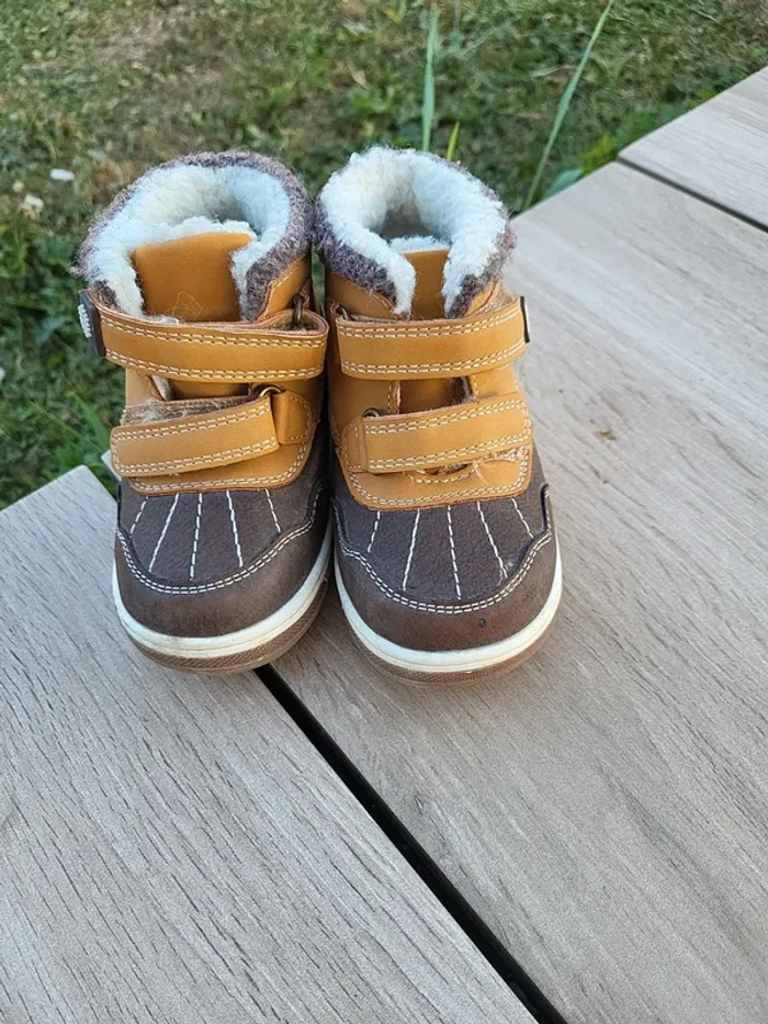 Chaussure fourrée taille 22 - photo numéro 2