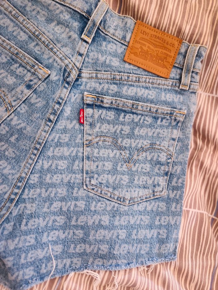 Short Levis comme neuf - photo numéro 6
