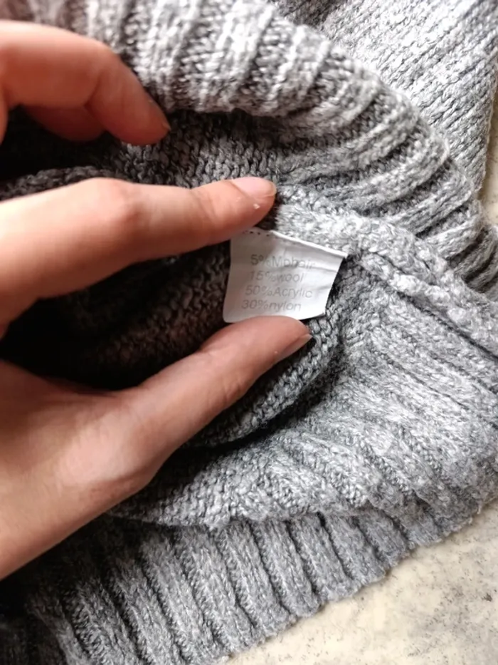 Pull gris ajouré - photo numéro 4