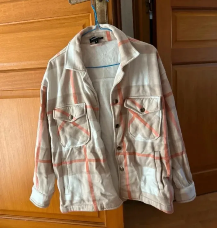 Veste beige et orange