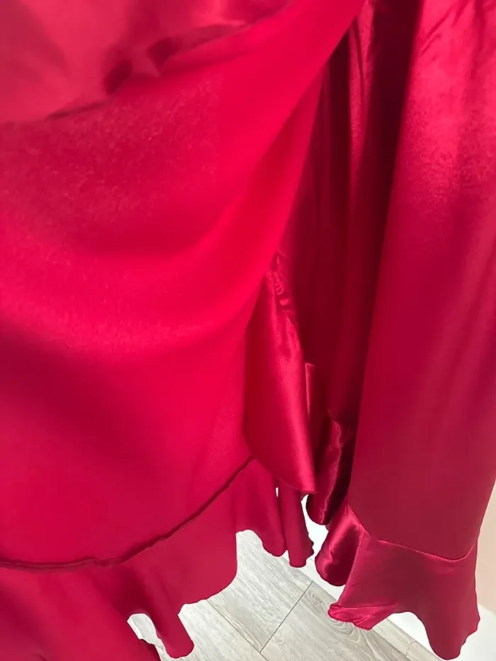 👗 🌻Little Mistress - Taille L- Robe - bordeaux portefeuille à volants - neuf sans étiquette - photo numéro 7