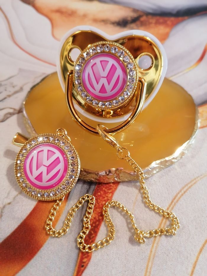 Sucette tétine Volkwagen rose
