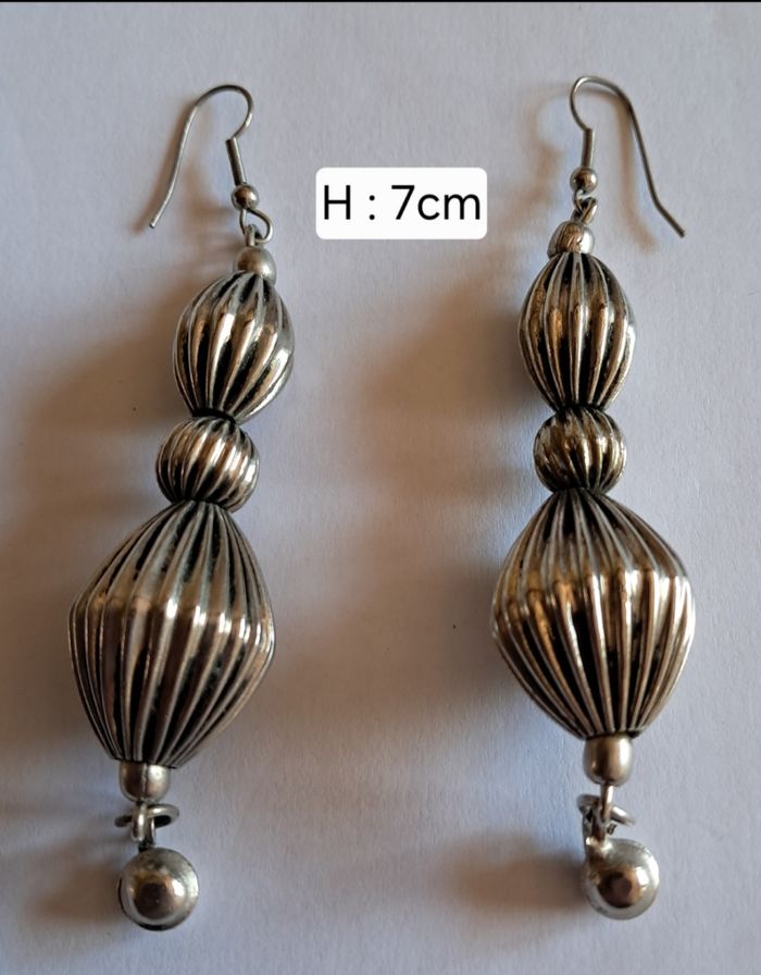 Lot bijoux fantaisie en métal argenté pour femme - photo numéro 3