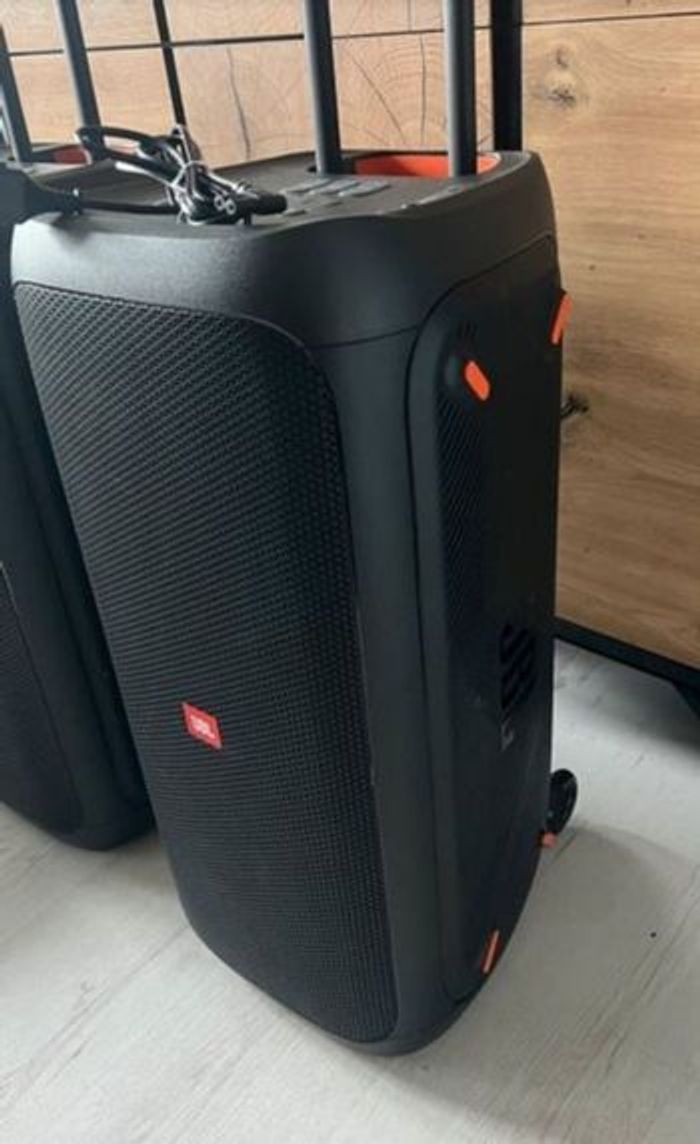 Lot de 2 enceintes JBL PartyBox - photo numéro 3