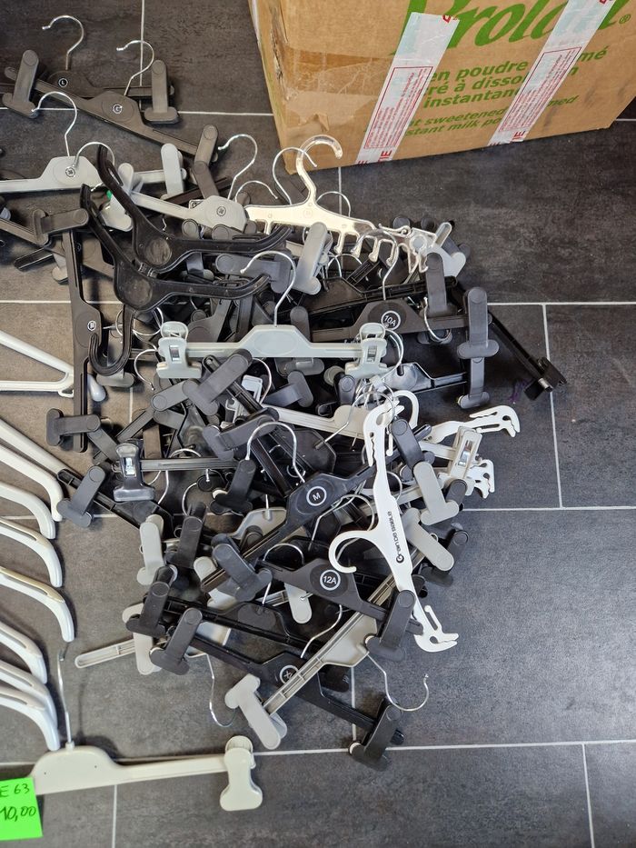 Lot de 63  cintre - photo numéro 2