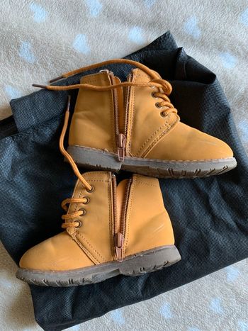 Bottines moutardes taille 27