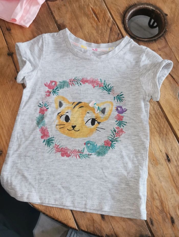 T-shirt.