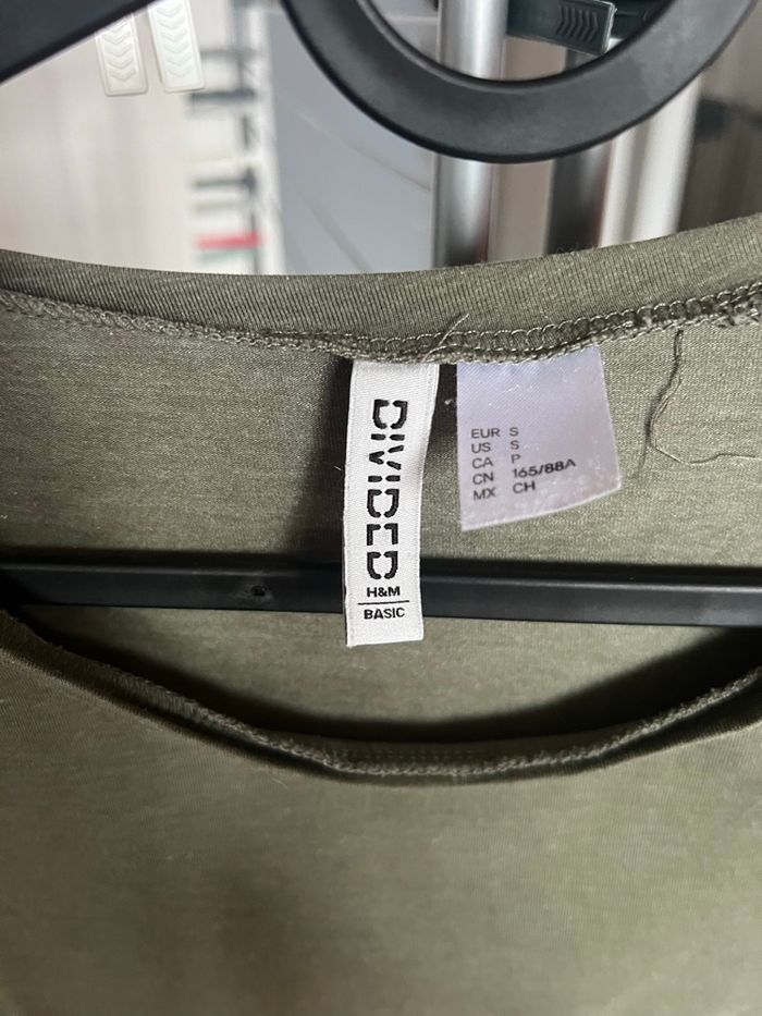 TEE shirt kaki taille S H&M - photo numéro 2