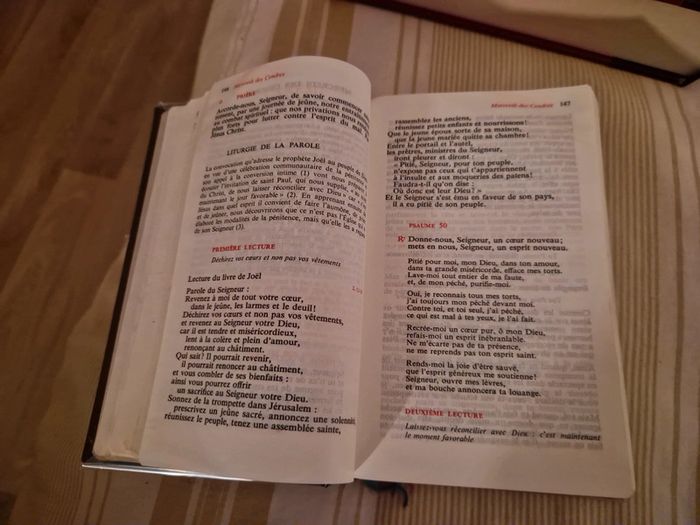 La bible et le missel de la semaine. - photo numéro 16