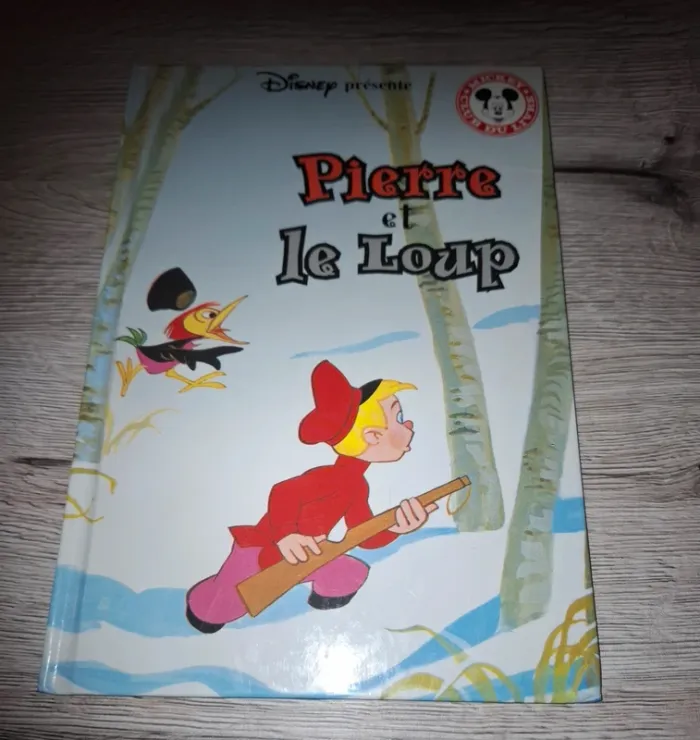 Livre pierre et le loup