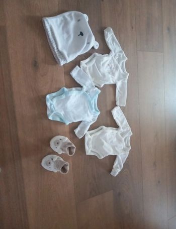Lot vêtements préma et naissance