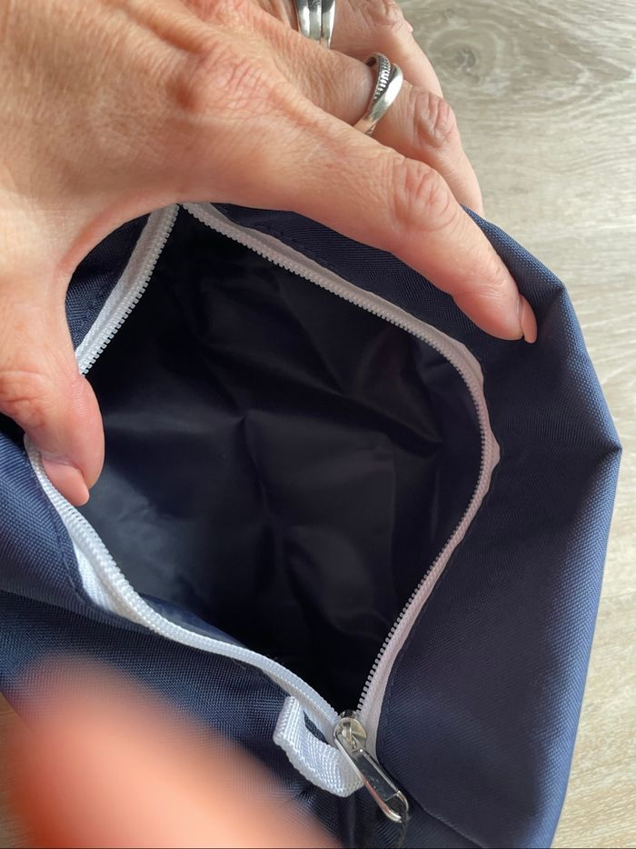 Trousse de toilette hollister neuve dans son emballage - photo numéro 2