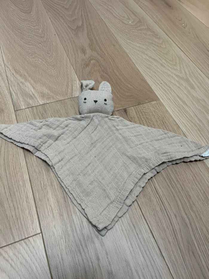 Peluche lange lapin - Main sauvage
