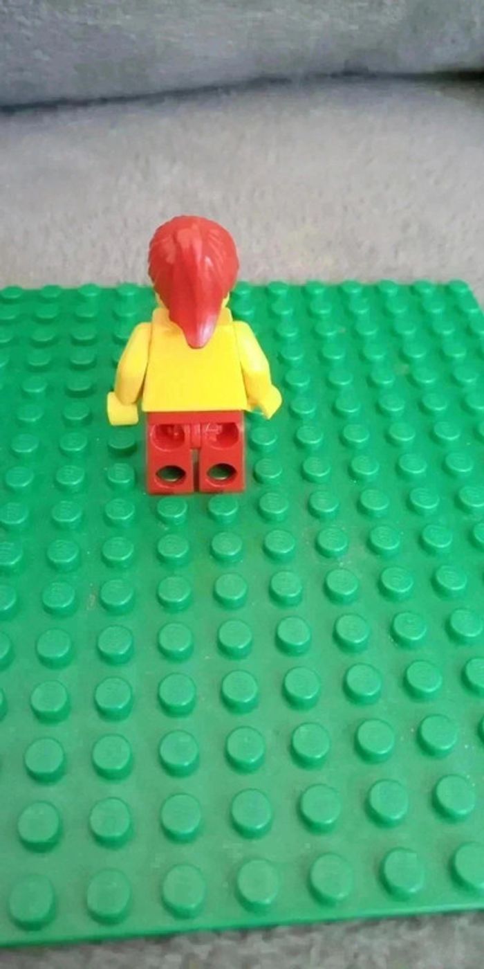 Lego figurine femme vintage - photo numéro 2