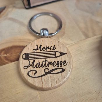 Porte-clés en bois  Merci Maîtresse