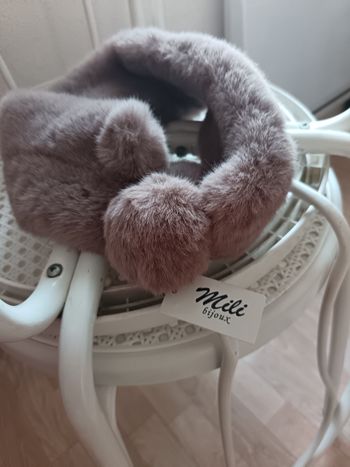 Tout du coup en fourrure mili bijoux jamais porté