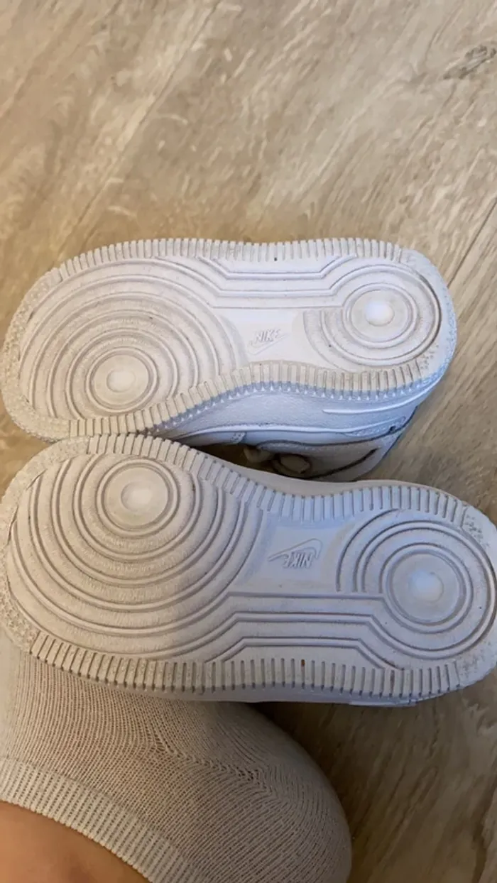 Basket nike taille 21 - photo numéro 4