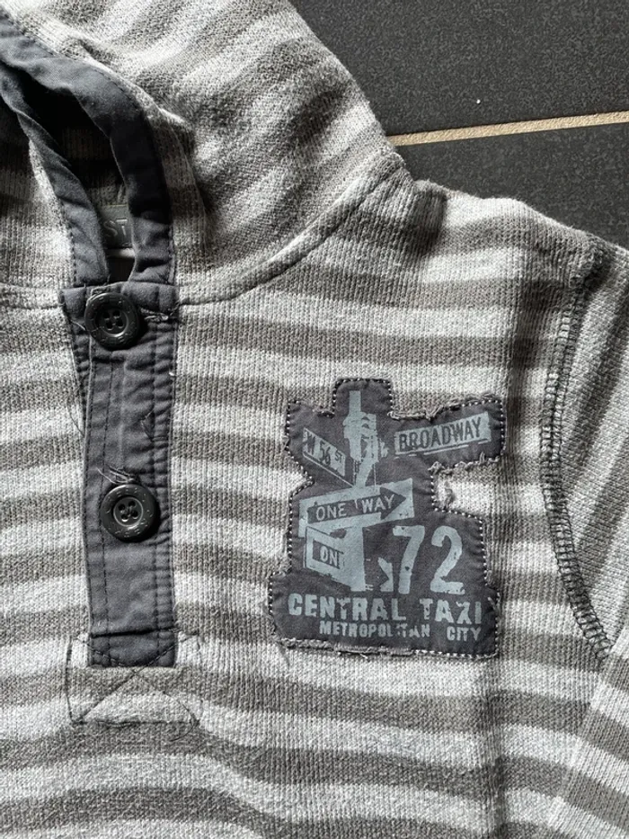 Sweat-shirt à capuche - photo numéro 2
