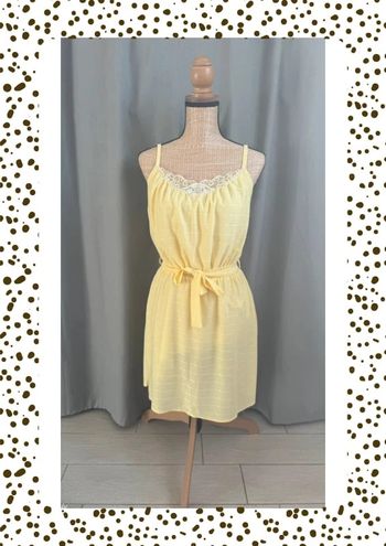 🌼 Robe jaune pastel à fines bretelles - Taille S