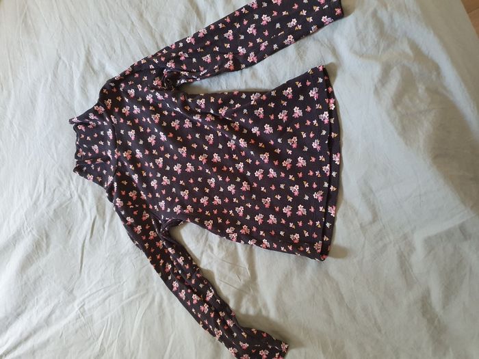 Lot t shirt et sous pull - photo numéro 2