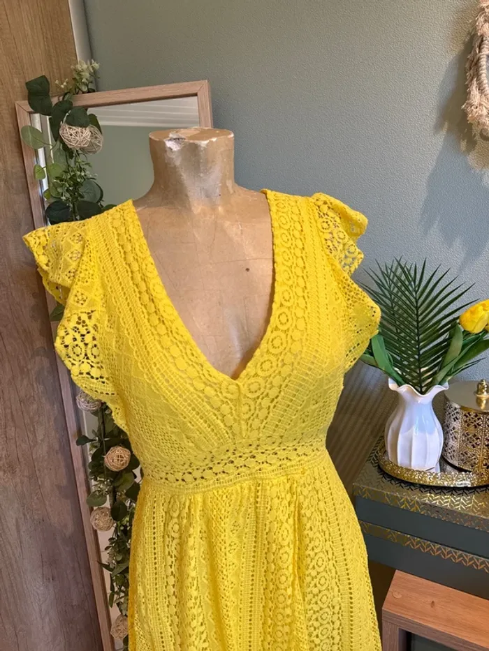 Magnifique robe en dentelle, doublée, femme 36, 38 - photo numéro 2