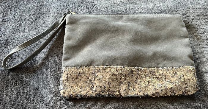 Lot de trois pochettes trousses en bon état juste la bleu jean un peu abîmer voir photos - photo numéro 6