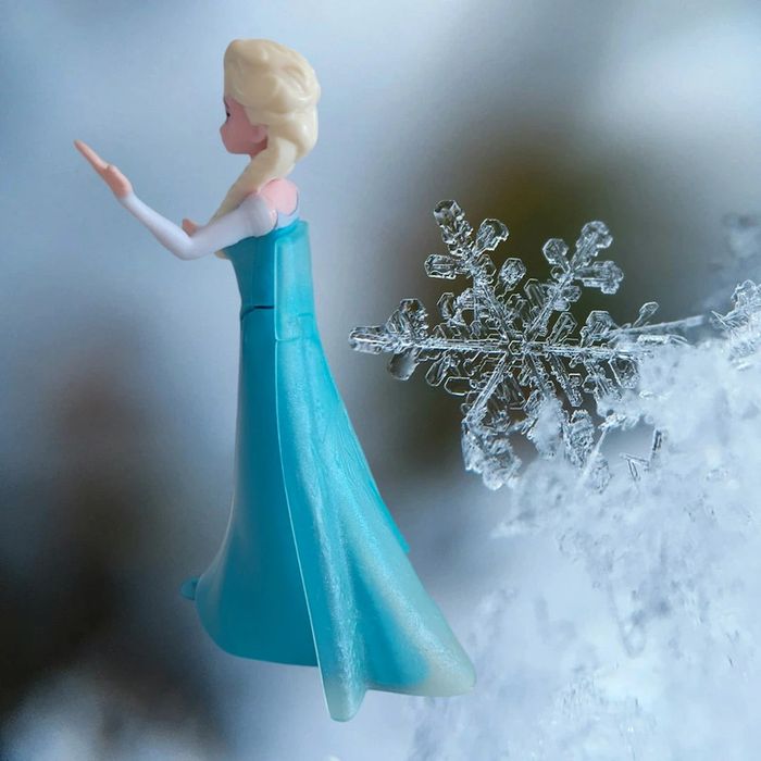 Figurine "Elsa, la reine des neiges" de Disney 👑 - photo numéro 2