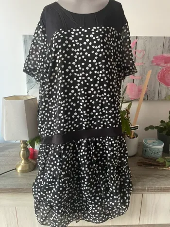 Magnifique robe d’été en 54 de marque Bleu Bonheur excellent état proche du neuf