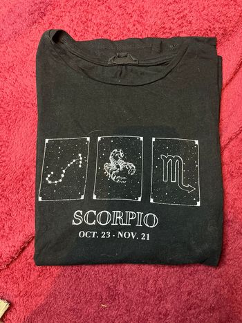 T shirt scorpion noir Jennyfer