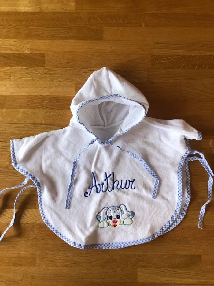Poncho de bain bébé personnalisé Arthur