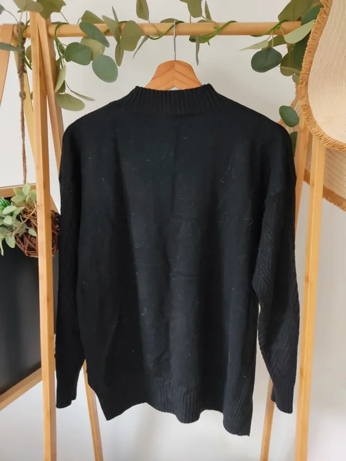 Pull noir S/M - photo numéro 2