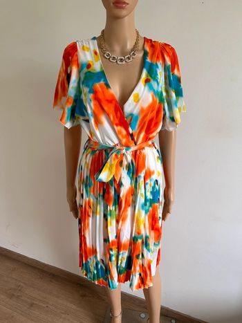 Robe multicolore neuve à manches courtes Lilie Plus taille XL/XXL