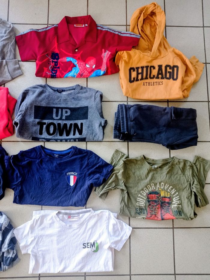 Lot vêtements 10 ans - photo numéro 3