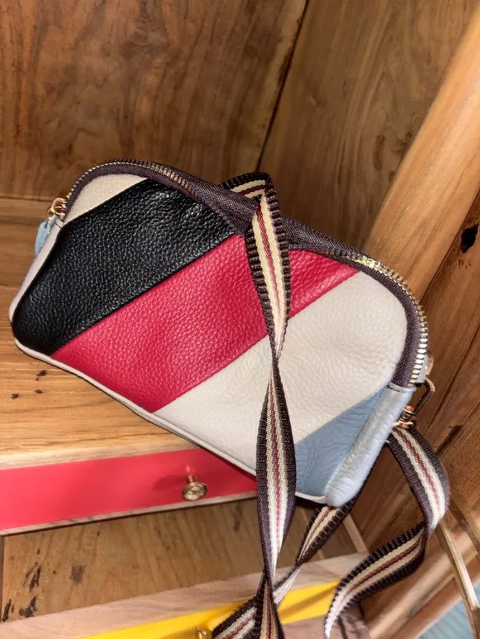 Pochette bandoulière cuir deux couleurs neuf - photo numéro 3