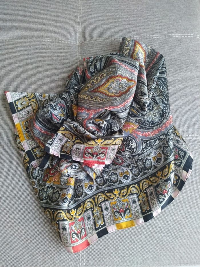 Voile hijab en satin multicolore neuf - photo numéro 5