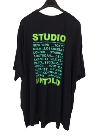 Tee-shirt studio untold