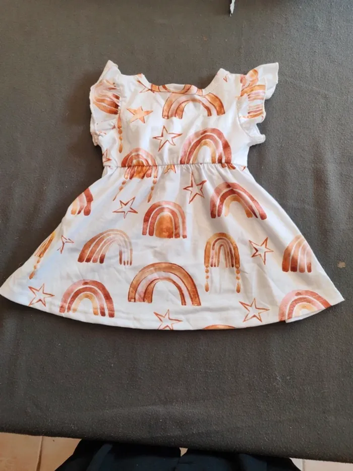 Robe neuve taille 6-9mois - photo numéro 4